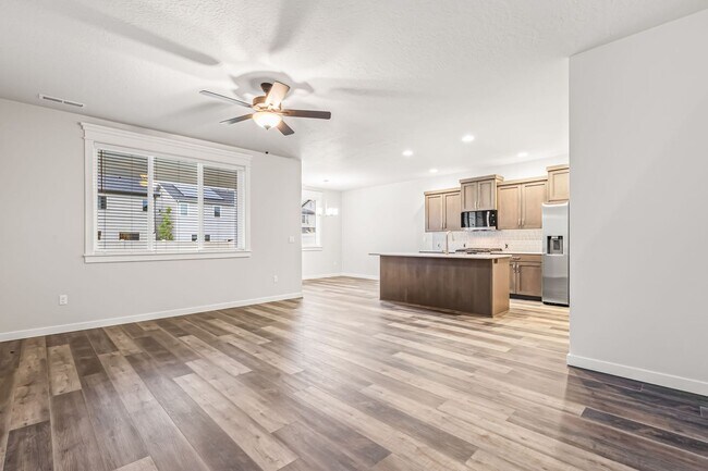 Foto del edificio - BRAND NEW BLACKROCK 4BD/2.5BA MERIDIAN HOME!
