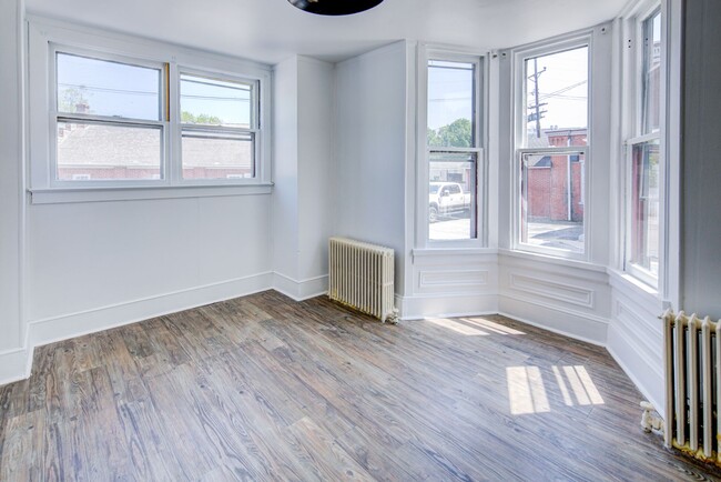 Foto del edificio - Walking distance to UD campus Available Ju...