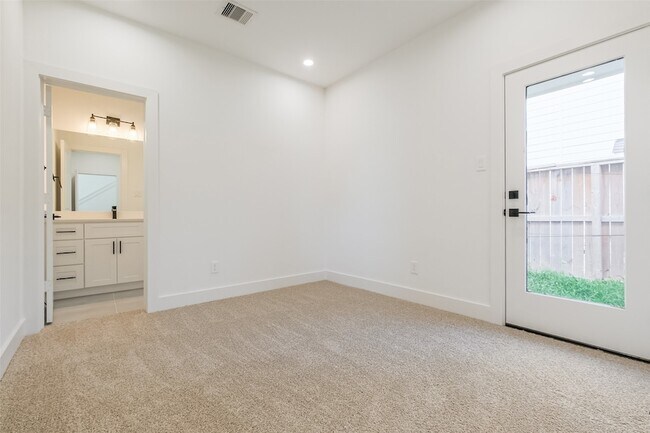 Building Photo - 8315 Brecha Ln