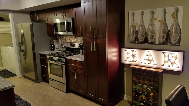 Foto del edificio - 2731 Preston Ct