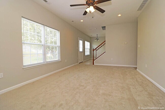 Foto del edificio - Larkspur Ct 2804/2806