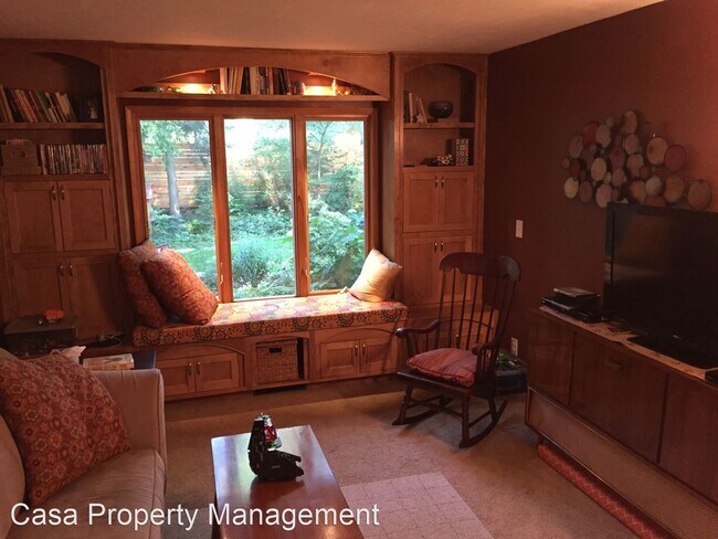Building Photo - 3 br, 2 bath House - 1120 Eastridge Dr