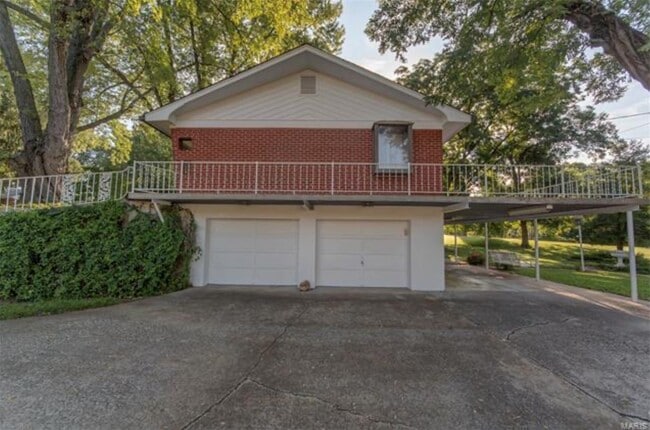 Building Photo - 18 Dorchester Dr
