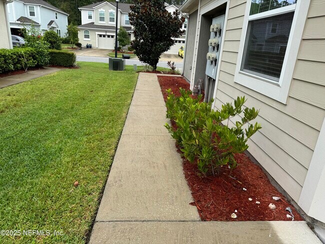 Foto del edificio - 398 Richmond Dr