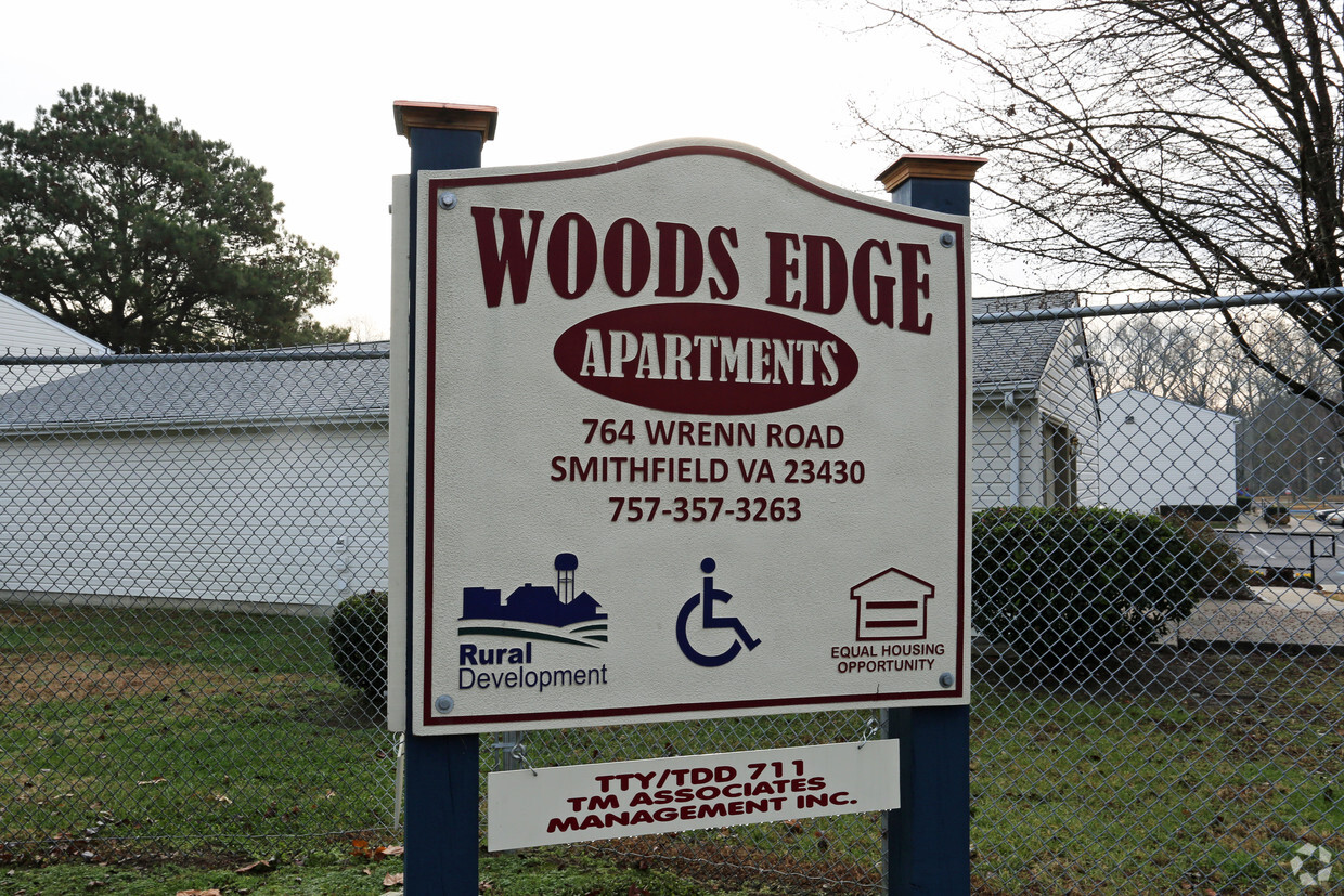 Building Photo - Woods Edge Apartments