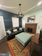 Building Photo - 420 Woodford St