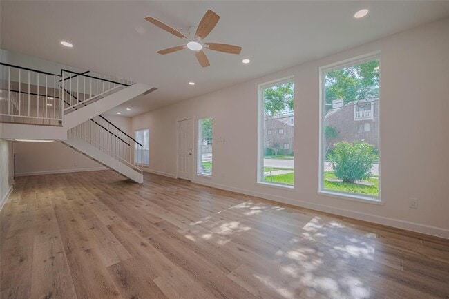 Building Photo - 1115 Augusta Dr
