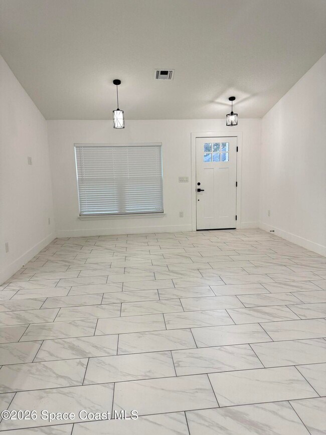 Building Photo - 1013 Hammacher Ave SW