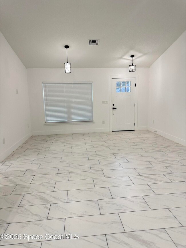 Foto del edificio - 1013 Hammacher Ave SW