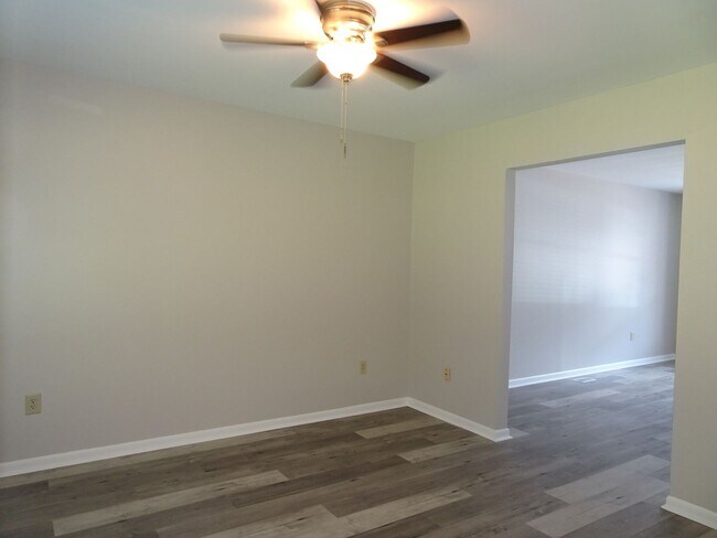 Foto del edificio - 3 Bedroom 2.5 bath Townhome rental in Rale...