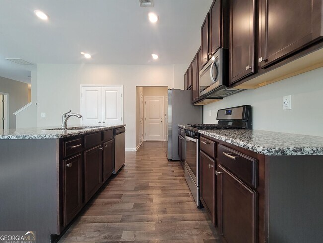 Building Photo - 404 Auburn Station Dr