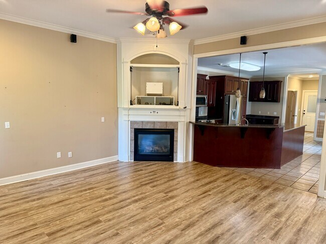 Foto del edificio - 364 Spring Hill Dr