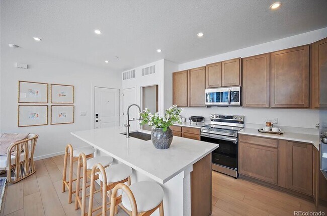 Foto del edificio - New Build! Brilliant 2 Bed 1 Bath Condo in New Lone Tree Community