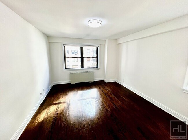Foto del edificio - East 89th STREET