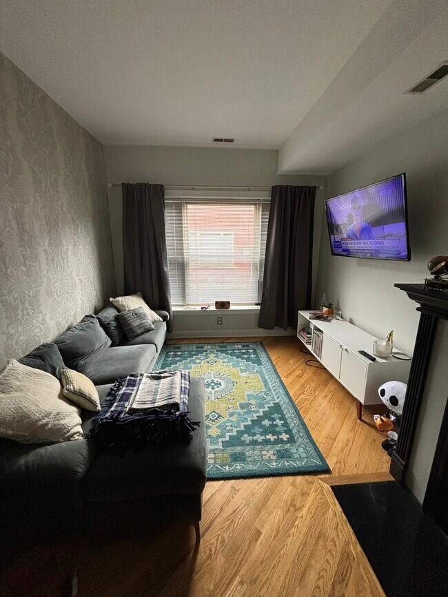 Foto del edificio - 4632 N Racine Ave