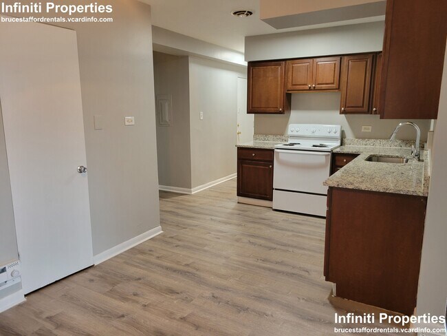 Building Photo - 3115 W 79th St