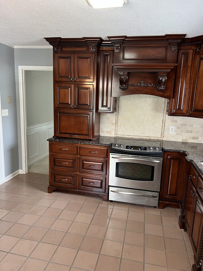 Kitchen - 3517 Old Chisholm Rd