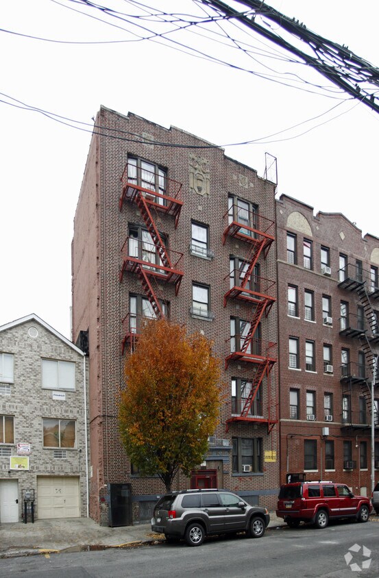 Foto principal - 1323 College Ave