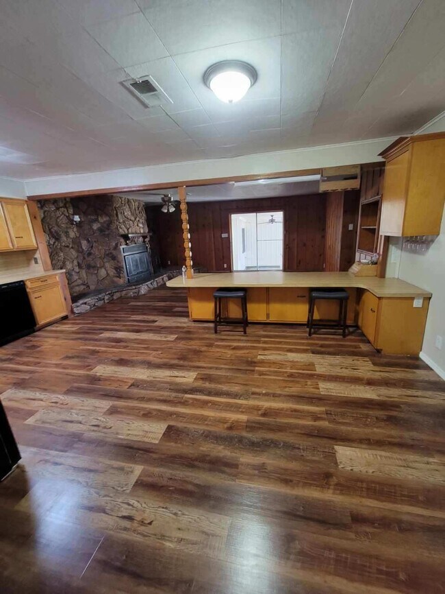 3012 Berry Ave, Groves, TX 77619 House for Rent in Groves, TX