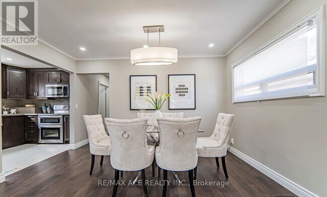 Photo du bâtiment - 98 Canlish Rd