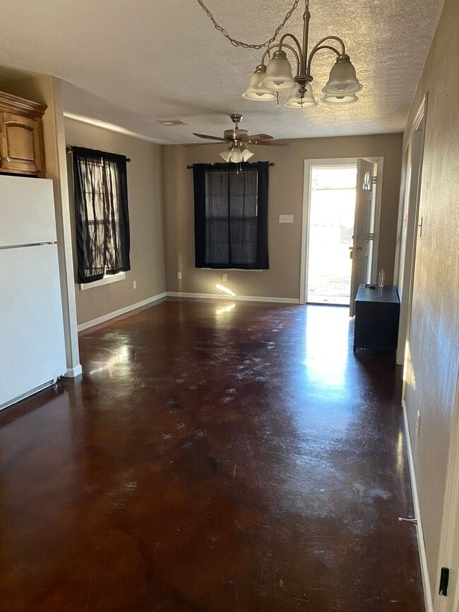Foto del edificio - 2 Bedroom 1 Bath home for lease