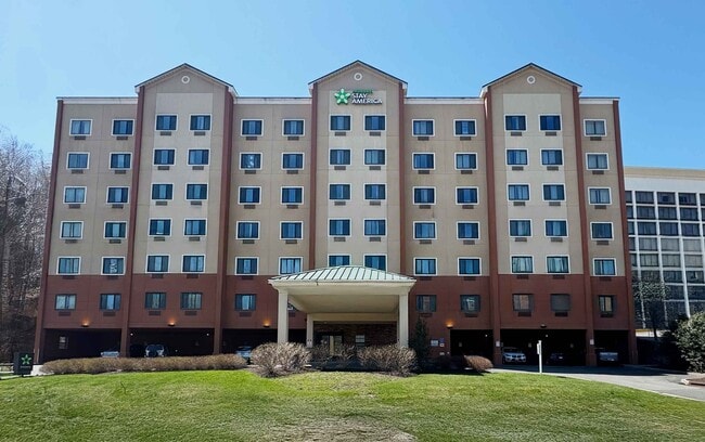 Building Photo - Furnished Studio-White Plains - Elmsford