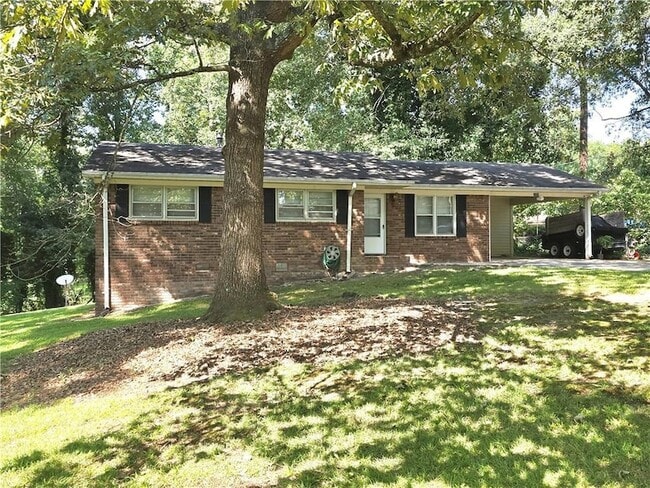Building Photo - 3350 Scott Dr