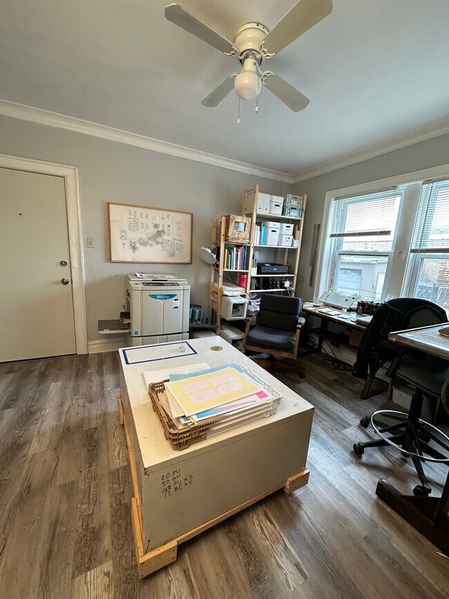 Foto del edificio - 3084 N Elston Ave