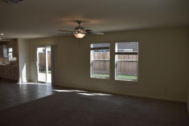 Photo - 624 Suzanne Dr House