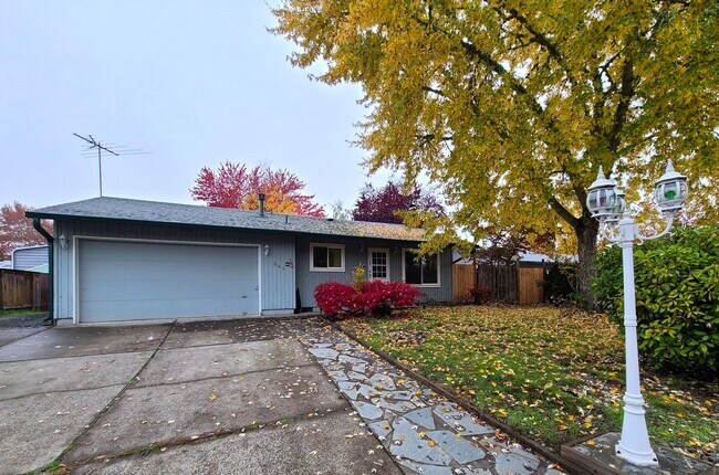 Foto del edificio - 541 NE 40th Avenue ~ Outstanding Single Le...