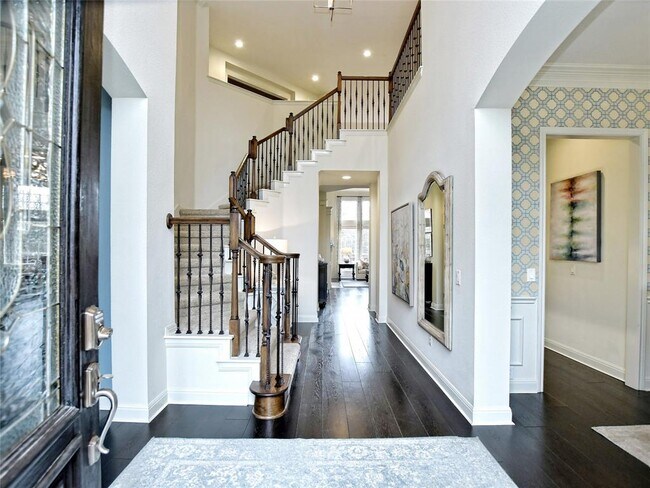 Building Photo - 10660 Bramblecrest Dr