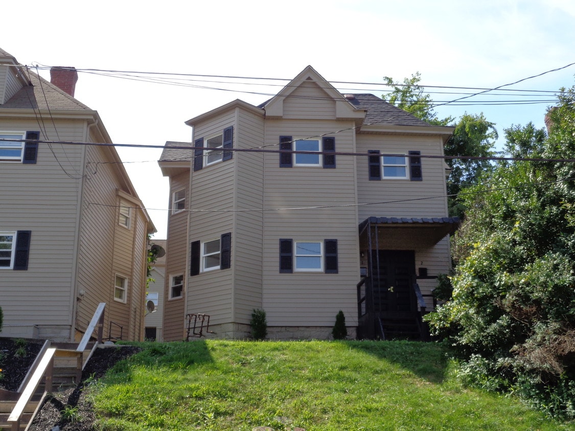 Primary Photo - 123 Church St