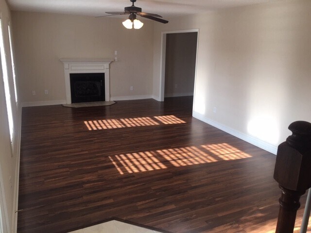 Building Photo - 3 Bedroom home w/ bonus in Sneads Ferry