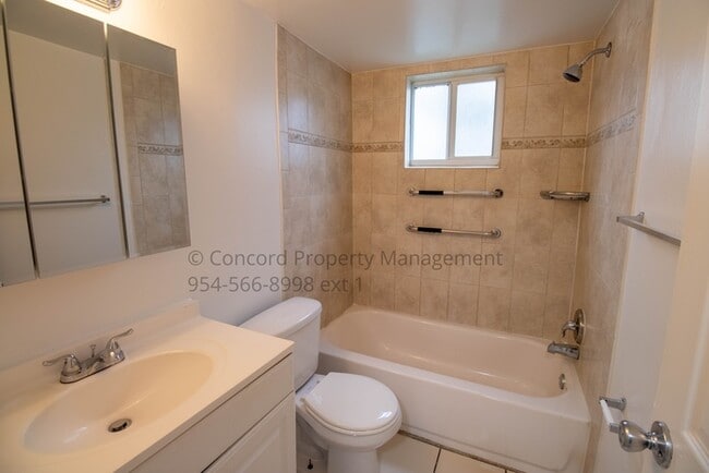 Building Photo - March Free Special- 1/1 with New Bathroom ...