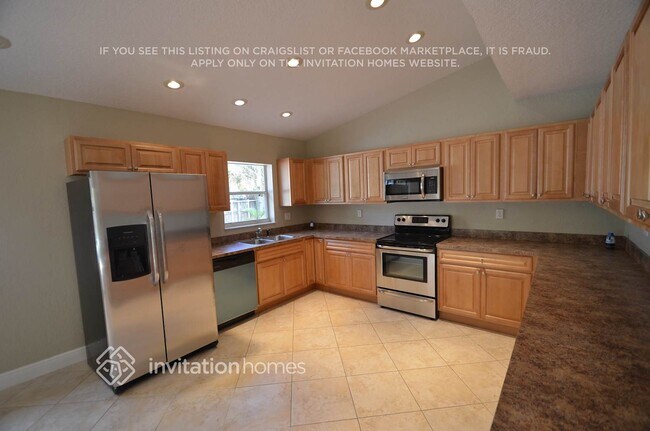 Building Photo - 17123 SW 149th Pl