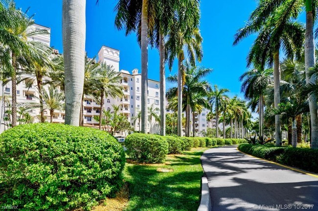 Foto del edificio - 7811 Fisher Island Dr