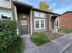 Building Photo - 2017 Belle Terra Rd