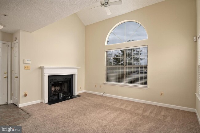 Building Photo - 14005 Vista Dr