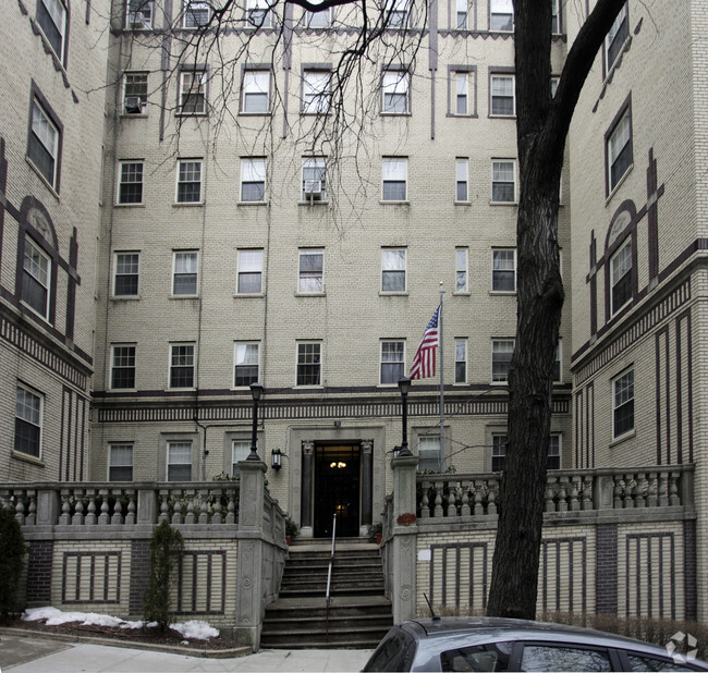 Foto del edificio - 549 E 234th St