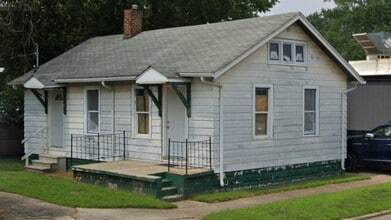 Building Photo - 305 S Beiger St