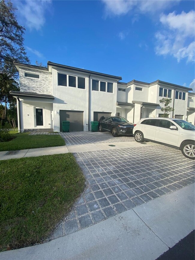 Foto del edificio - 5195 SW 37th St