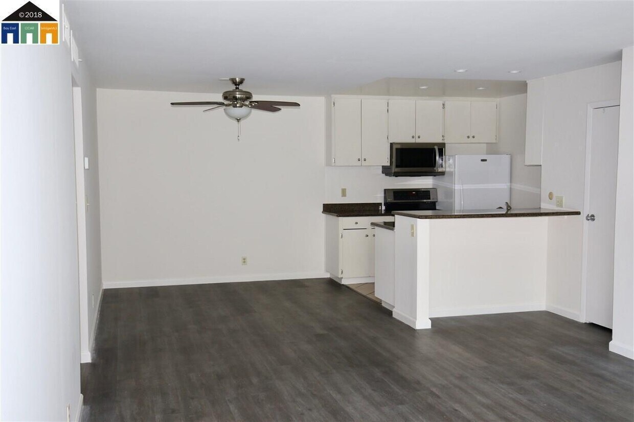 Foto principal - 9085 Alcosta Blvd
