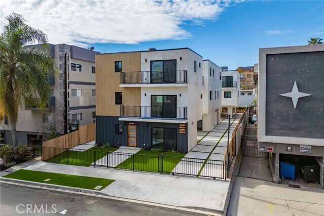 Foto del edificio - 1239 N Orange Dr