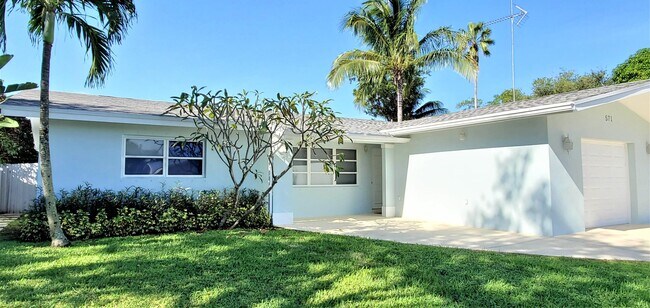 Foto del edificio - 571 Riverside Dr