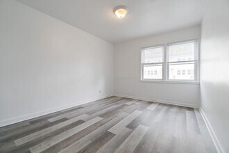 Building Photo - 01 Midland Heights Cir