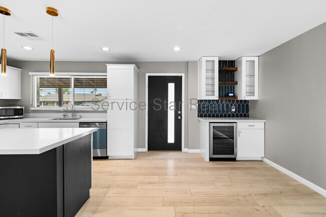 Building Photo - 1702 N 74th St