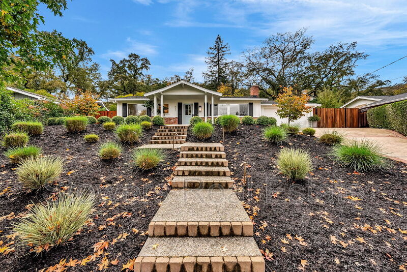 Primary Photo - 627 N Silverado Dr