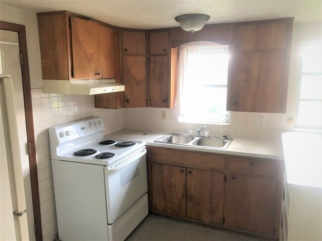 Building Photo - SPACIOUS 1br/1ba Zephyrhills Home, HUGE YA...