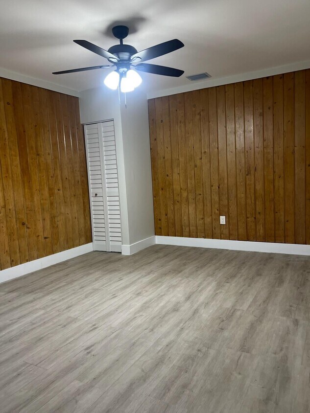 Foto principal - 1019 Mayflower Rd
