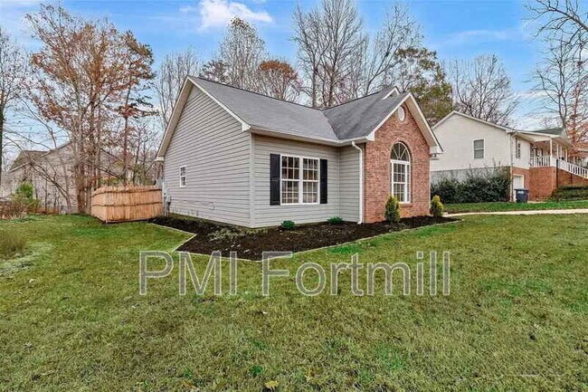 Foto del edificio - 1331 Copper Creek Ln